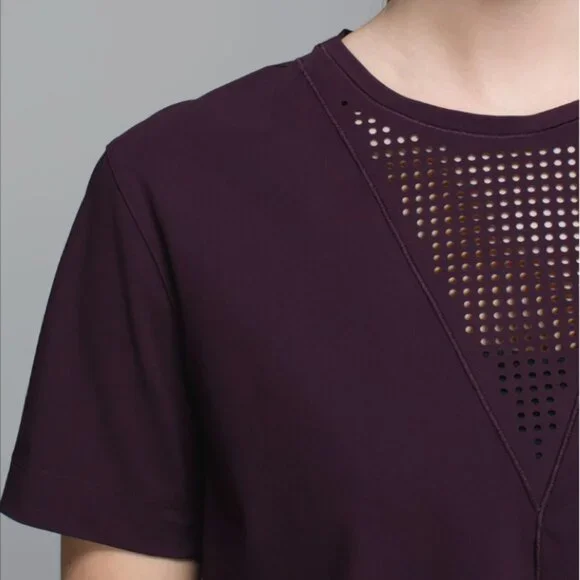 Lululemon Perfectly Perfed Tee sz M Black Cherry - Picture 3 of 7